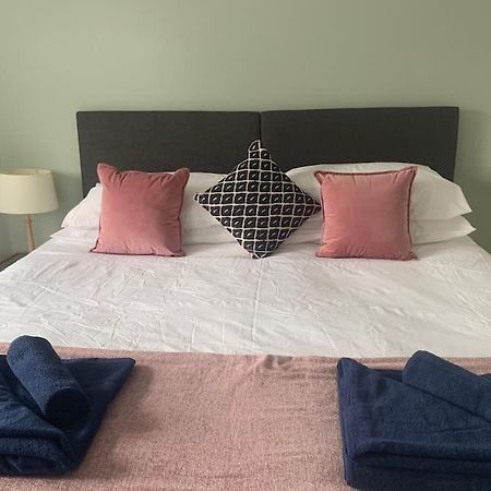 May Cottage - Heart Of Vibrant Village & 10 Mins Walk To Beach Milford on Sea Buitenkant foto