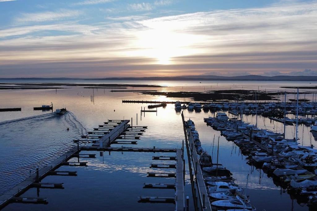 May Cottage - Heart Of Vibrant Village & 10 Mins Walk To Beach Milford on Sea Buitenkant foto