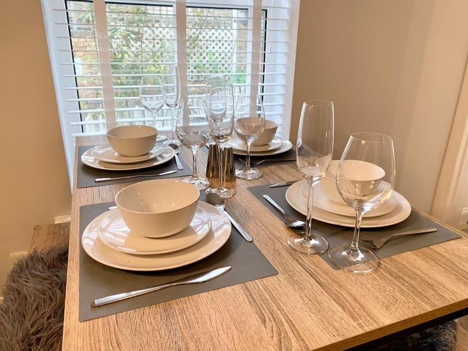 May Cottage - Heart Of Vibrant Village & 10 Mins Walk To Beach Milford on Sea Buitenkant foto