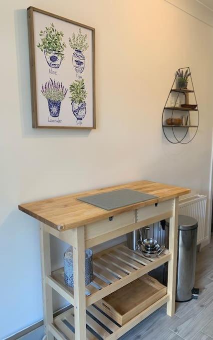 May Cottage - Heart Of Vibrant Village & 10 Mins Walk To Beach Milford on Sea Buitenkant foto